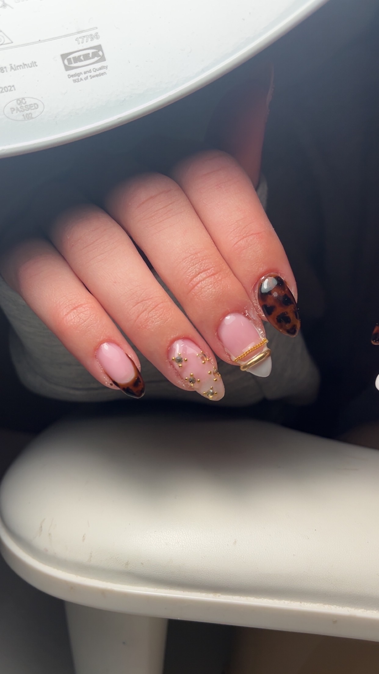Nagelset met decoratie